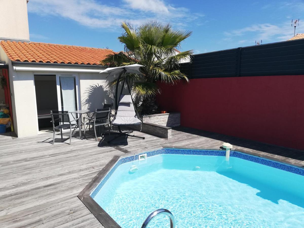 Studio Independant Chez L'Habitant Avec Piscine Et Cuisine Exterieures La Rochelle  Extérieur photo