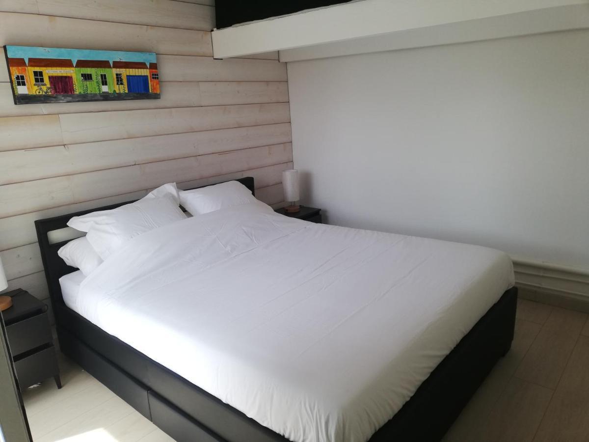 Studio Independant Chez L'Habitant Avec Piscine Et Cuisine Exterieures La Rochelle  Extérieur photo